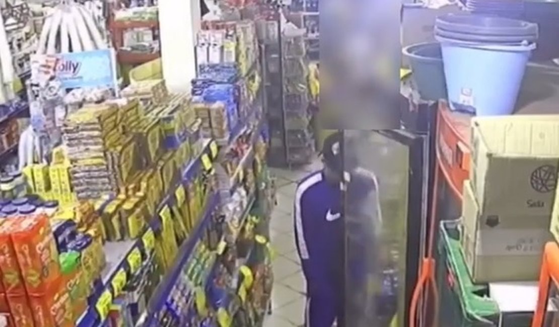 Suspeitos roubam R$ 1,5 mil, carnes, carvão e cerveja de mercadinho