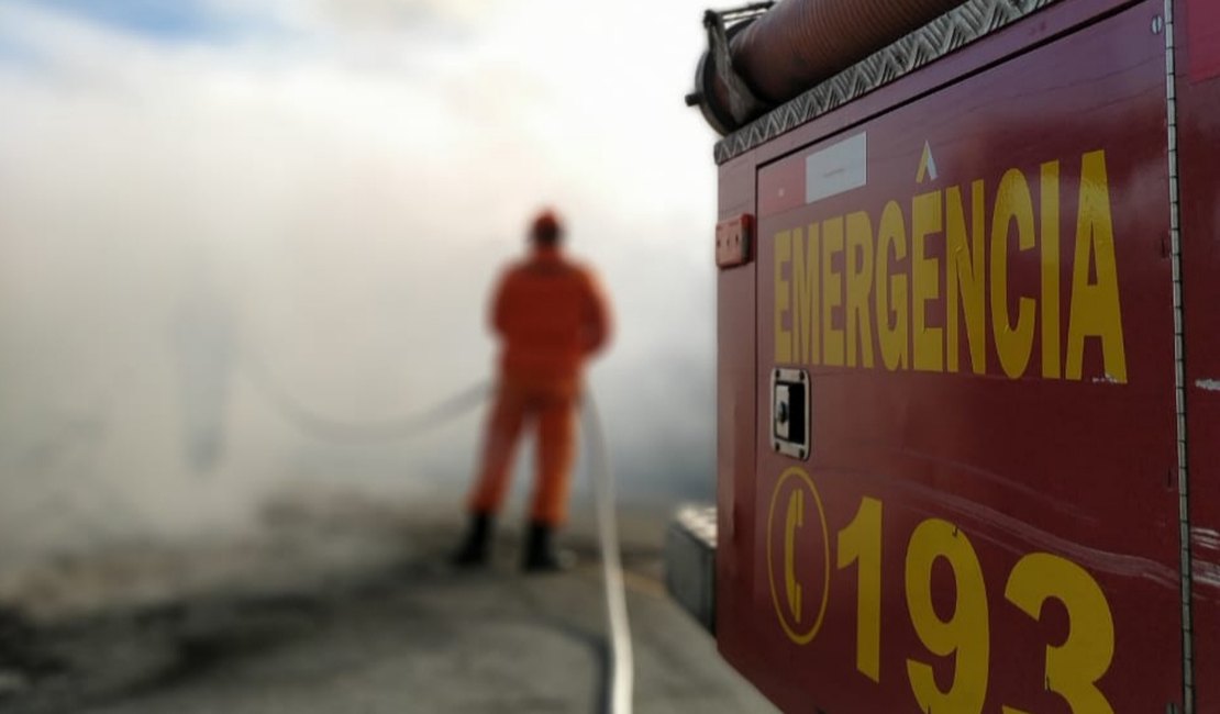 Principio de incêndio é registrado em residência no Aldebaran, em Maceió  