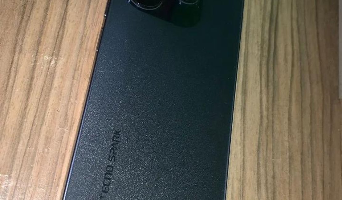 Polícia apreende suspeito com aparelho celular furtado em Maceió