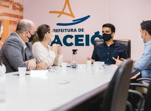 Prefeito JHC se reúne com presidente da Câmara de Negócios Internacionais