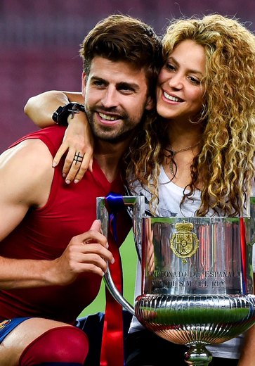 Piqué é perseguido por carro que tocava música de Shakira