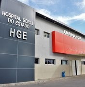 Mulher fica ferida após ser atropelada por caminhão no Benedito Bentes