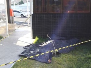 Morador de rua é morto a pedradas e suspeito foge sem ser identificado