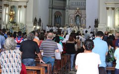 Dom Antônio Muniz presidiu a Missa Solene de Corpus Christi neste domingo (31)