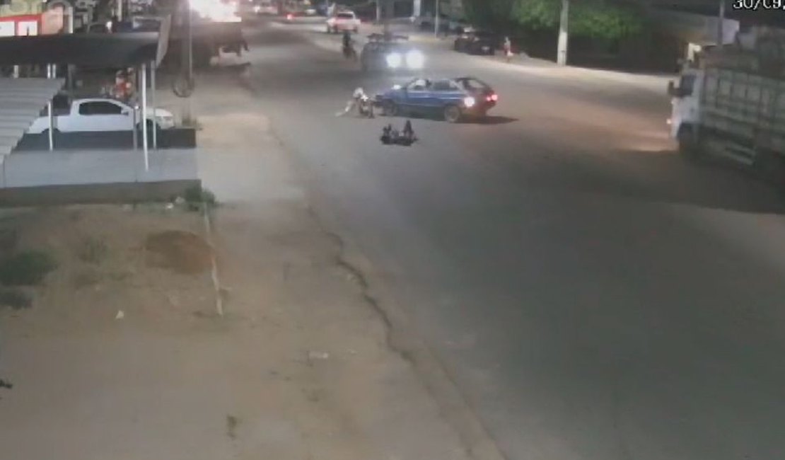 Motociclista fica ferido após motorista fazer conversão irregular em avenida de Delmiro Gouveia