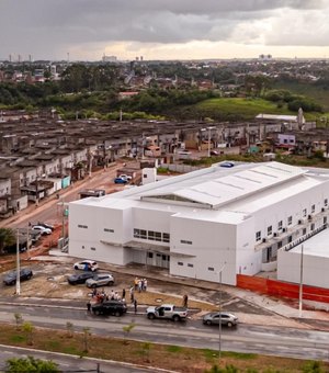 JHC visita obras da creche Gigantinhos Morada do Planalto, no Benedito Bentes