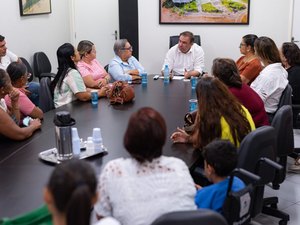 Luciano Barbosa garante apoio a mães atípicas e amplia ações para neurodivergentes