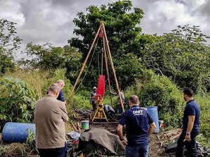 Engenharia do DNIT analisa o solo na área das fundações da ponte entre Penedo (AL) e Neópolis (SE)