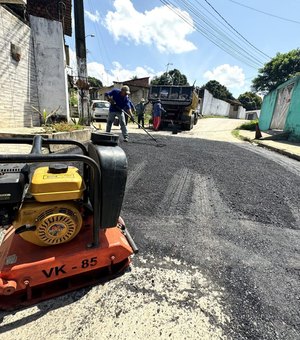 Rio Novo é beneficiado com mutirão da Operação Tapa-Buraco