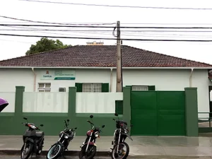 Sem dinheiro e documento após assalto, europeu vive há 5 meses em abrigo
