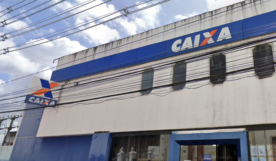 Homem é socorrido após levar choque elétrico em estacionamento de agência bancária