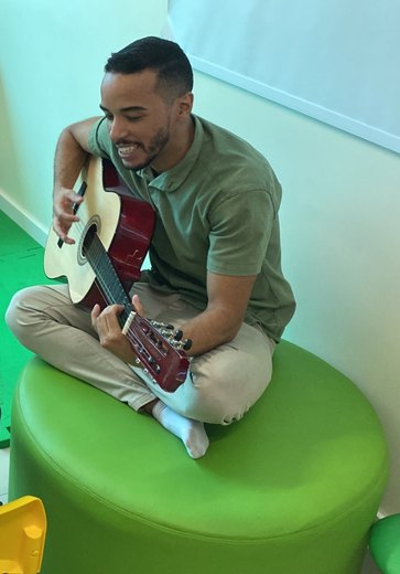 [Vídeo] Música ajuda crianças autistas a desenvolver comunicação e autonomia