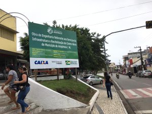 Visando as eleições, Fabiana Pessoa ignora apelo dos comerciantes e inícia obra do Centro Novo