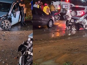Colisão entre dois carros é registrada nas proximidades da Ufal, em Arapiraca