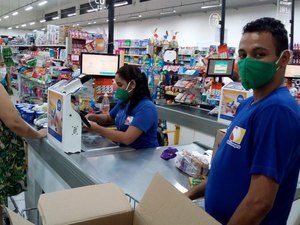 Renan Filho libera 'parcela' do comércio e obriga uso de máscaras