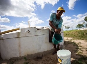 Cisternas são entregues a agricultores no Sertão