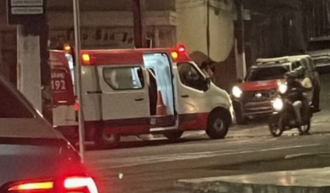 Suspeito tenta assaltar populares, é espancado e socorrido no Centro de Arapiraca