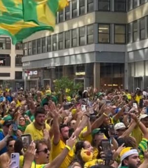 Torcida brasileira toma conta da Times Square antes de estreia da seleção