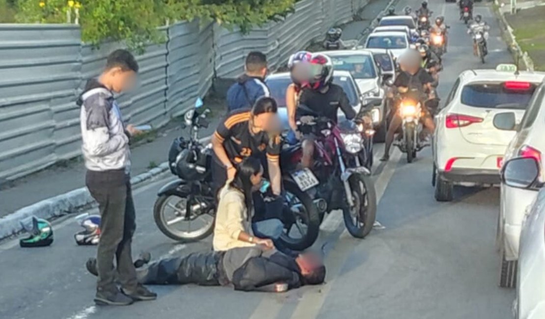 Óleo na pista provoca acidente e motociclista fica ferido no Bebedouro