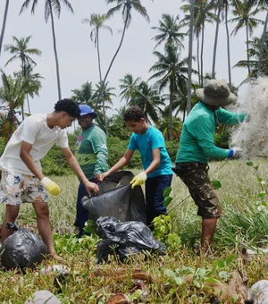 Mutirão de limpeza na Praia da Lage retira mais de 320 quilos de resíduos