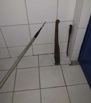 Cliente tenta matar mãe e filho com uma lança em Marechal Deodoro