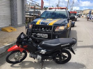 Mulher é presa pela PRF após tentar fugir de abordagem na BR-316, em Pilar