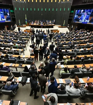 Fim da escala 6x1: oposição avança com proposta alternativa no Senado