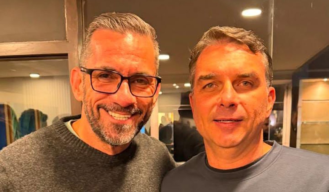 Leonardo Dias participa de jantar de lançamento da candidatura de Flávio
