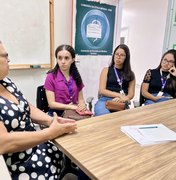 Hospital de Emergência do Agreste recebe estudantes do PET-Saúde para visita ao Serviço de Epidemiologia
