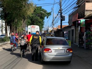 Em Maceió, fiscalização combate transporte clandestino e veículos irregulares