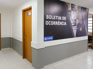 Mulher é presa por ameaçar vizinha e desacatar policiais