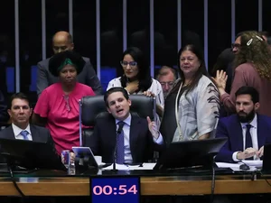 Câmara dos Deputados aprova licença menstrual de até dois dias
