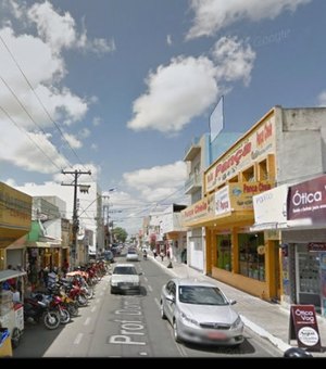 Dez celulares e trinta perfumes foram roubados de loja em Arapiraca