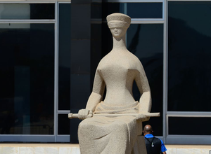 Supremo adia para junho julgamento sobre redes sociais