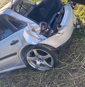 Condutor perde controle do carro e sofre acidente na AL-105 em Porto Calvo