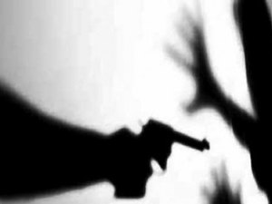 Jovem morre a caminho do hospital após criminosos realizarem vários disparos de arma de fogo 