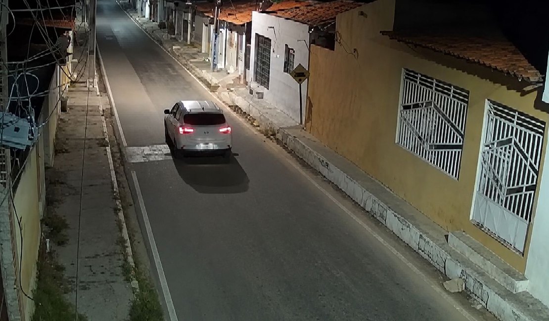 Câmeras registram últimos trajetos de viatura antes de policiais serem mortos em Delmiro