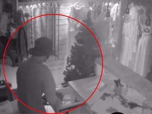 Polícia prende dois homens suspeitos de roubos, tráfico e danos ao patrimônio público na Pajuçara