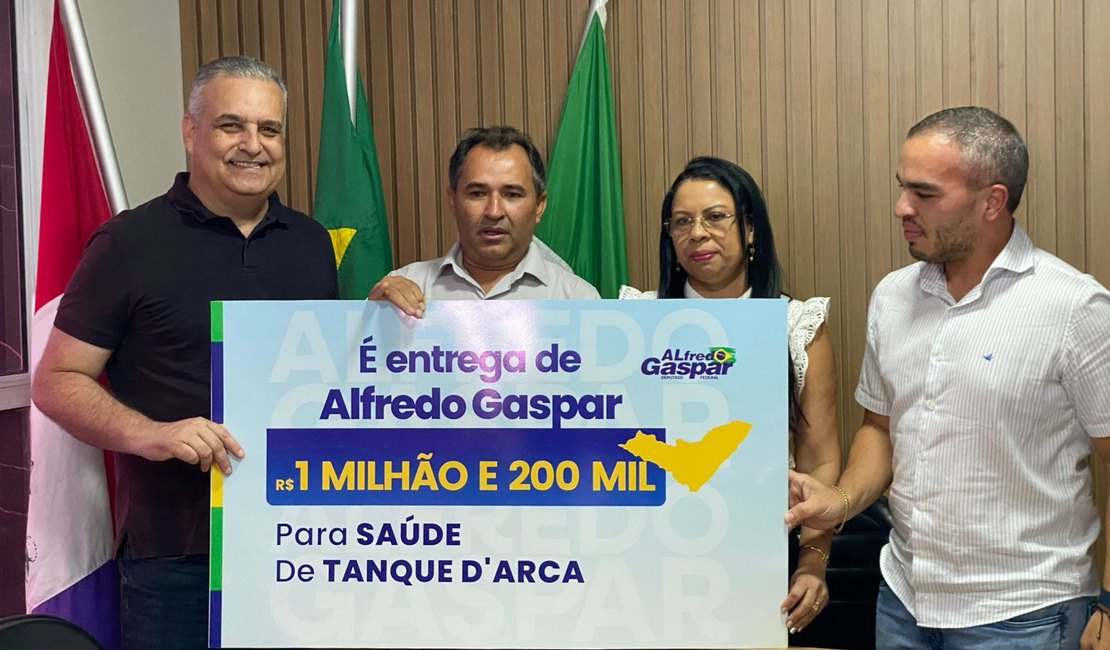 Alfredo Gaspar entrega emenda de mais de R$ 1 milhão para Tanque D'Arca