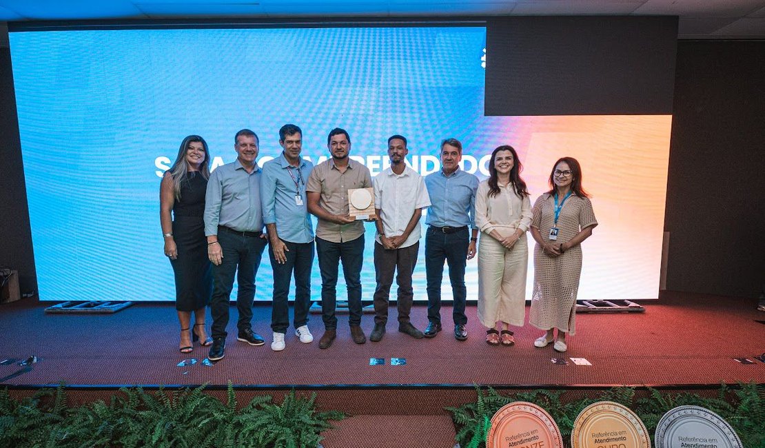 Durante cerimônia de premiação, Girau do Ponciano recebe Selo Ouro de Referência em Atendimento do Sebrae Alagoas