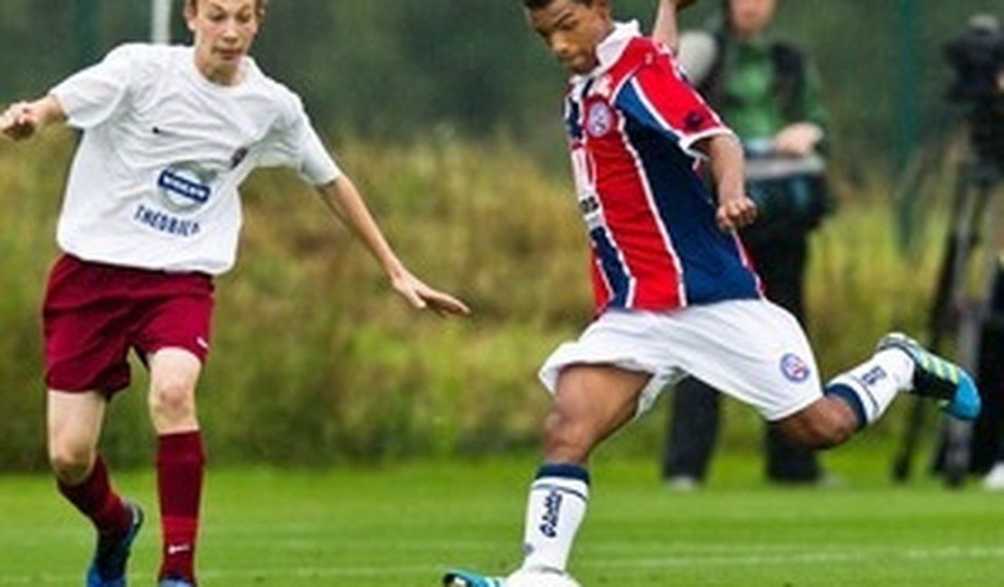 Ex-jogador da base do Bahia morre aos 19 anos vítima de leucemia