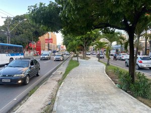 Obras para ciclovia da Av. Fernandes Lima avançam e percurso já alcança 1,2 km