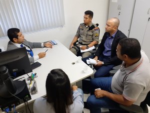 Militares se reúnem com promotor de justiça para tratar de escala de carnaval