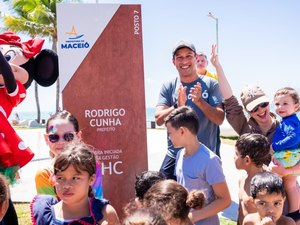 Prefeito Rodrigo Cunha entrega novo espaço de lazer no Posto 7, na Jatiúca