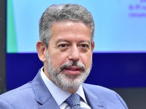 Arthur Lira é destaque em solenidade que sanciona nova isenção do Imposto de Renda