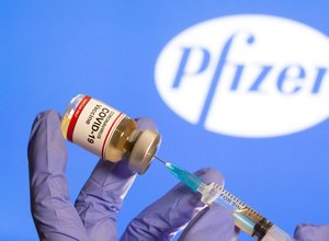 Vacina da AstraZeneca é promissora em idosos, revela estudo