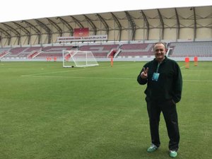 Em Doha, Leandro se emociona com convite, diz ser 'pé quente' e arrisca palpite em uma eventual final