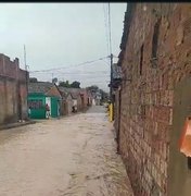 [Vídeo] Chuvas provocam alagamentos em ruas de Matriz de Camaragibe
