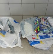 Jovem é preso com diversos materiais furtados de supermercado