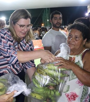 Secretaria de Assistência Social entrega kits com alimentos as famílias de Porto Calvo